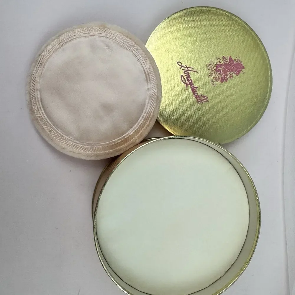 Old 97 Company FL Tammy Cosmetics Perfumed Bath Powder Honeysuckle 6 oz NEW RARE